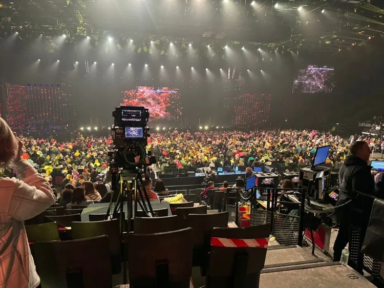 Les Ados du Cœur en route pour le spectacle des Enfoirés, 2/4