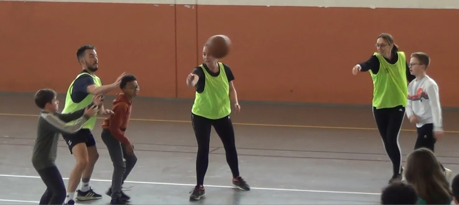 Les Ados du Cœur lors du tournoi de basket solidaire, 6/6